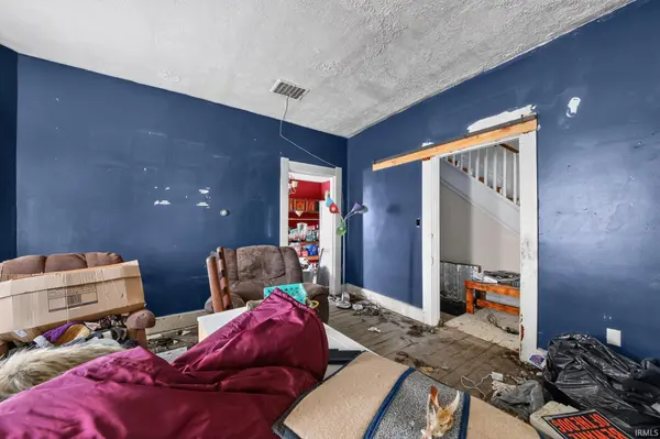 327 W 9th ST, Connersville, IN 47331
