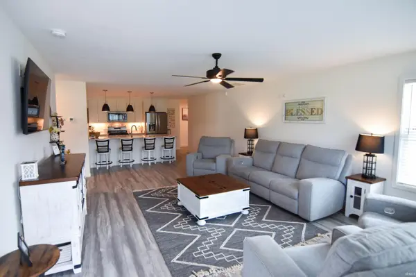 2543 Pecan Trace ***, Evansville, IN 47715