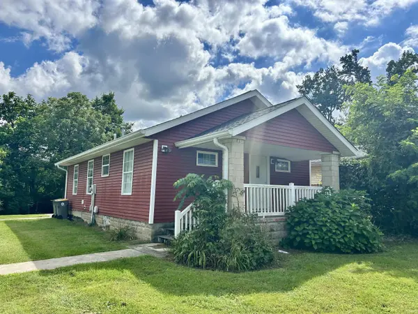 913 W Gourley PIKE, Bloomington, IN 47404