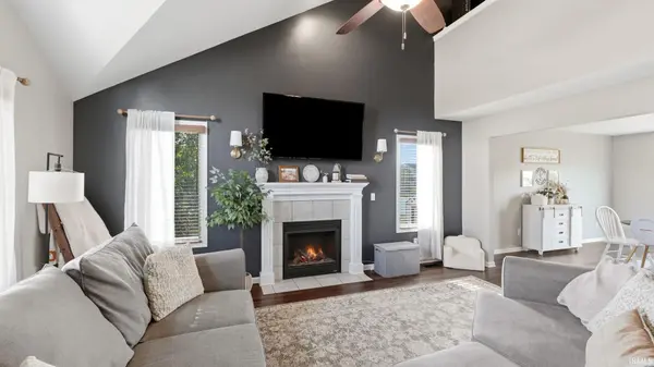 12303 Cliff View CT, Fort Wayne, IN 46818-8540