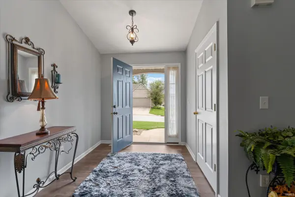 25603 Rolling Hills DR, South Bend, IN 46628-9073