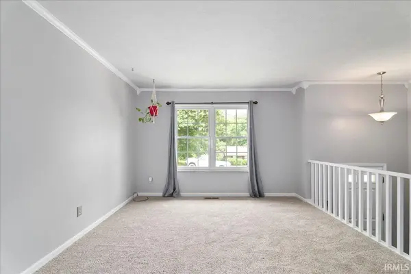 6899 Pleasant Valley CT, Newburgh, IN 47630