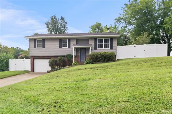 6899 Pleasant Valley CT, Newburgh, IN 47630