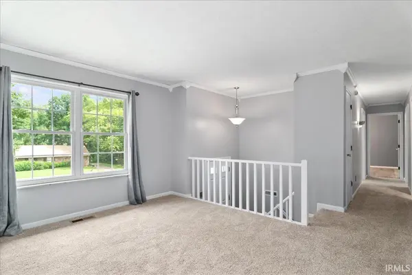 6899 Pleasant Valley CT, Newburgh, IN 47630