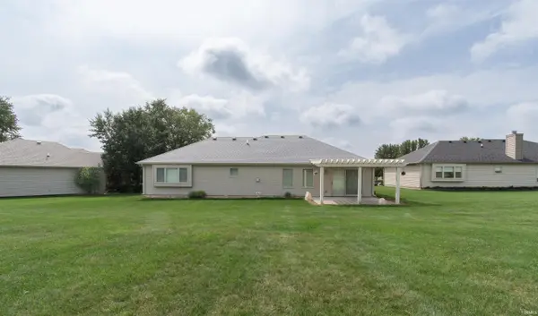 315 Laurelwood LN, Kendallville, IN 46755-9367