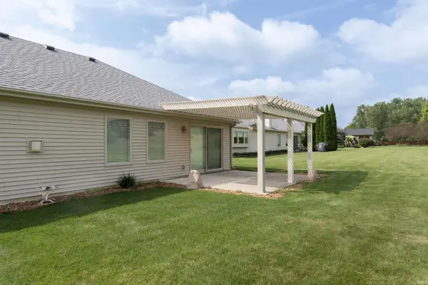 315 Laurelwood LN, Kendallville, IN 46755-9367