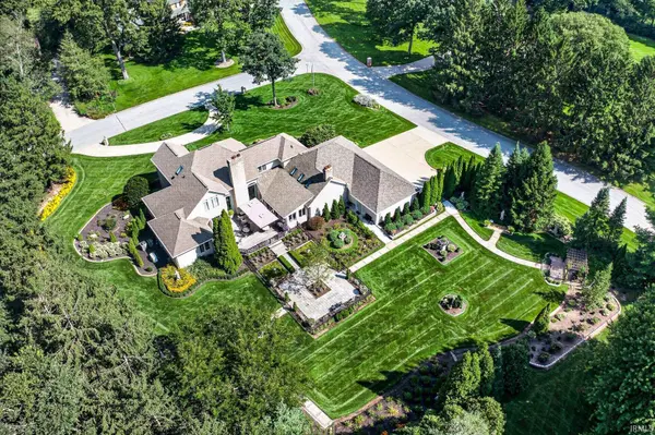 51593 Norwich DR, Granger, IN 46530