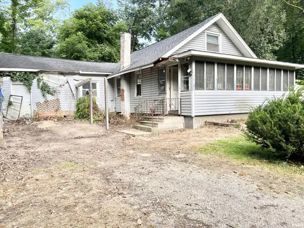 400 Lane 140 Lake George LN, Fremont, IN 46737-9619
