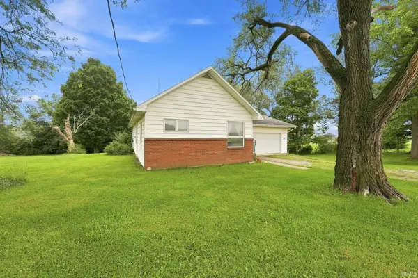 9674 E 150 S RD, Pierceton, IN 46562