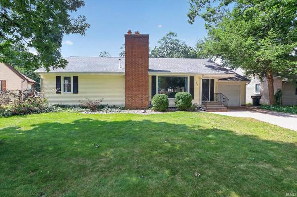 227 Devonshire DR, South Bend, IN 46615-3105
