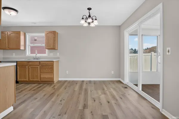 1814 Rambling Rose LN, Mishawaka, IN 46544-5888