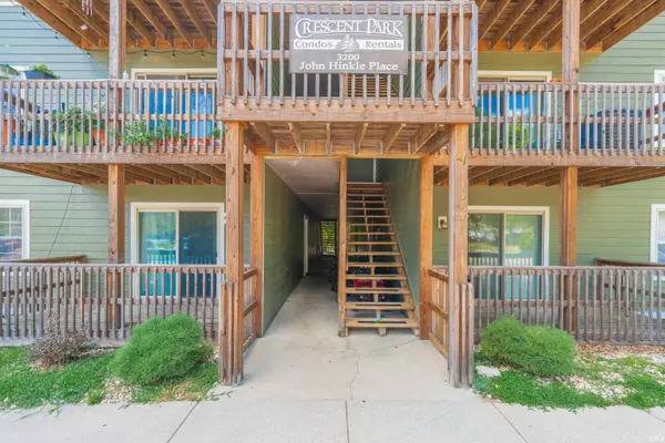 3200 E John Hinkle PL #1, Bloomington, IN 47408-2628