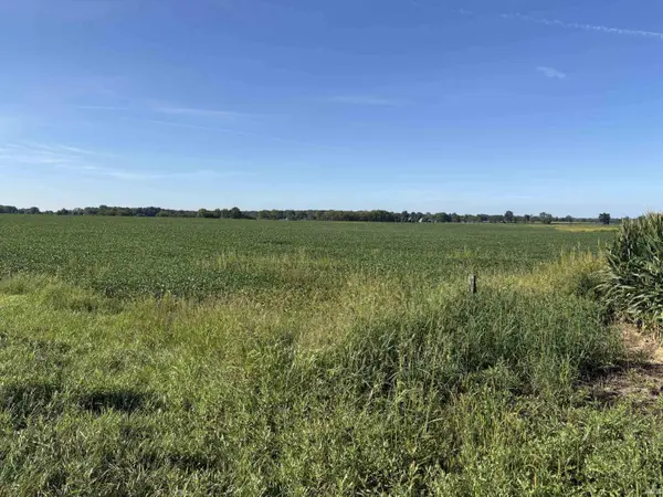 6810 S Warren RD, Warren, IN 46792