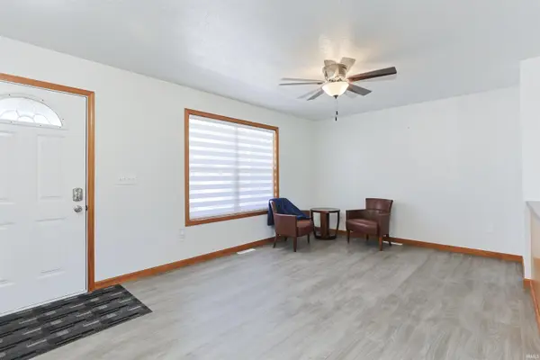 213 S Grand ST, Lakeville, IN 46536