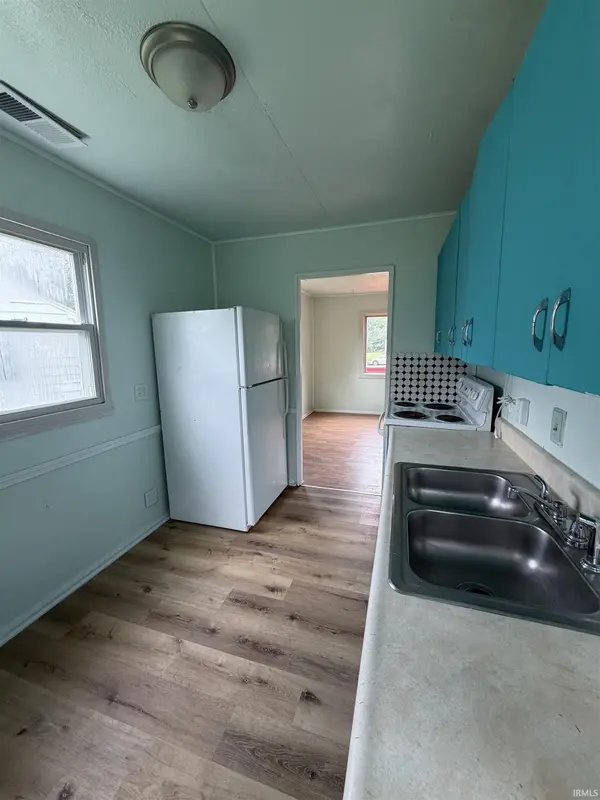 4839 Oliver ST, Fort Wayne, IN 46806-2464