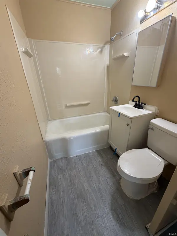4839 Oliver ST, Fort Wayne, IN 46806-2464