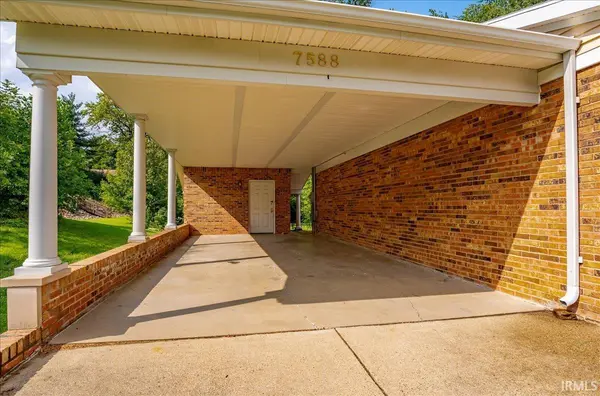 7588 Broadview DR, Newburgh, IN 47630