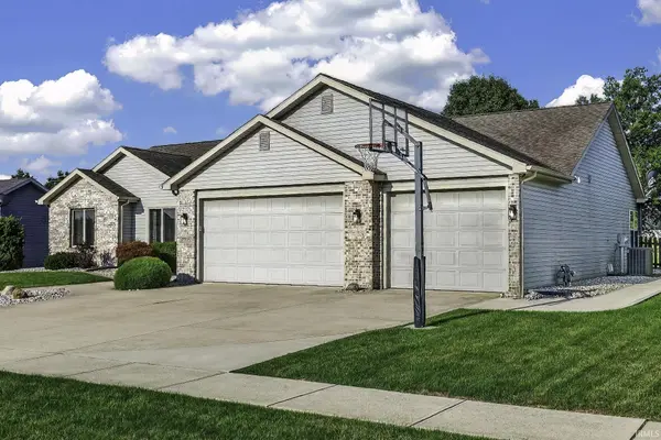 17705 Juniper LN, Leo, IN 46765