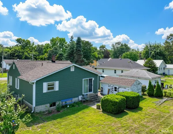 803 E Lake ST, Knox, IN 46534-1344