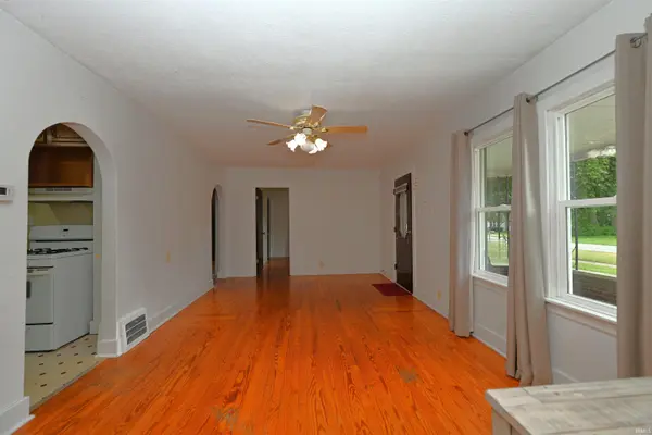 803 E Lake ST, Knox, IN 46534-1344