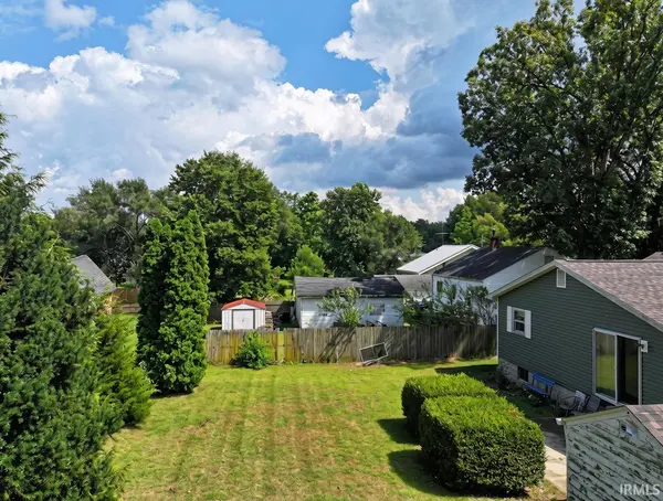 803 E Lake ST, Knox, IN 46534-1344
