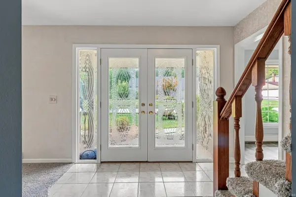 10524 Brandywine DR, Fort Wayne, IN 46845-1504