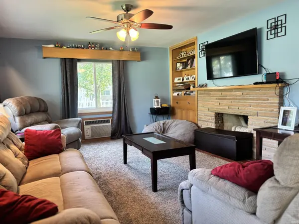 756 Hillcrest DR, Berne, IN 46711