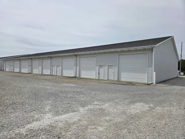 10208 N STATE ROAD 13 #10 ***, Syracuse, IN 46567