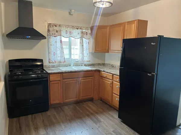 1854 N Elmer ST, South Bend, IN 46628-3204
