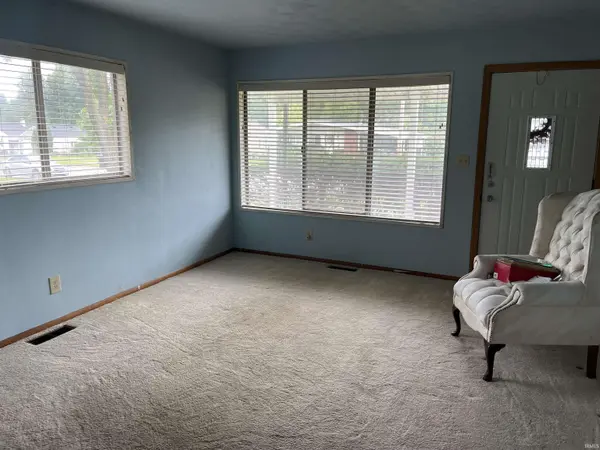 1854 N Elmer ST, South Bend, IN 46628-3204