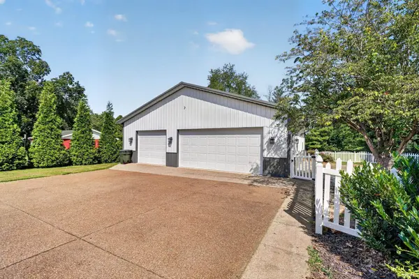 13125 Saint Wendel RD, Evansville, IN 47720