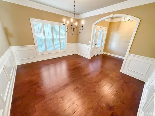 8330 Pelican Pointe DR, Evansville, IN 47725