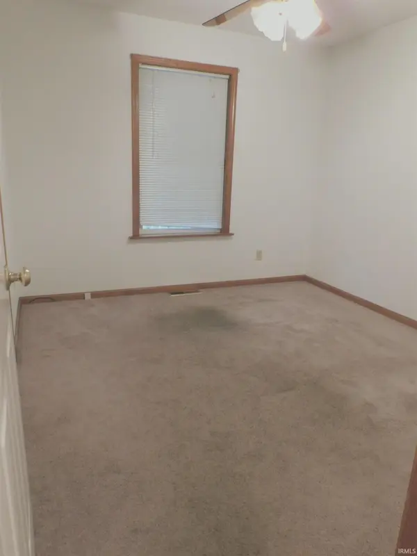 59242 Fairwind DR, Elkhart, IN 46517