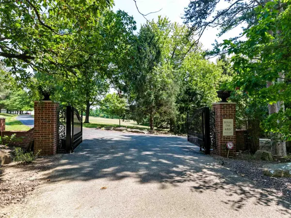 4801 Royal Oak DR, Evansville, IN 47720