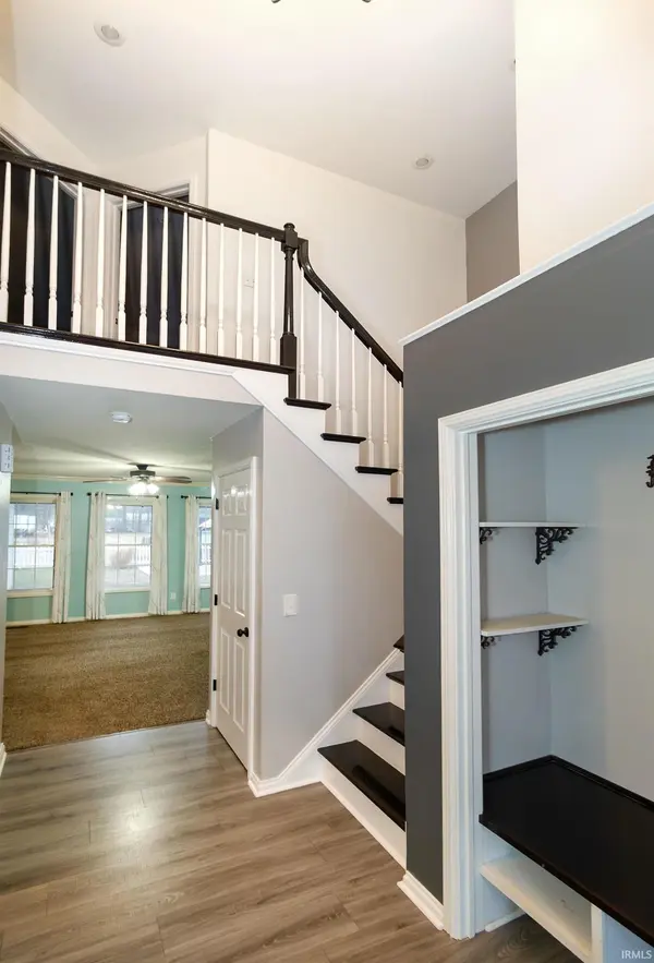5689 Sharon RD, Newburgh, IN 47630