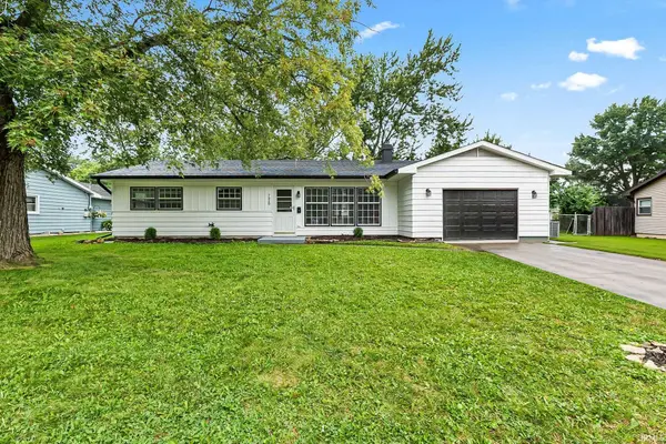 7520 Kingsway DR, Fort Wayne, IN 46819-1721