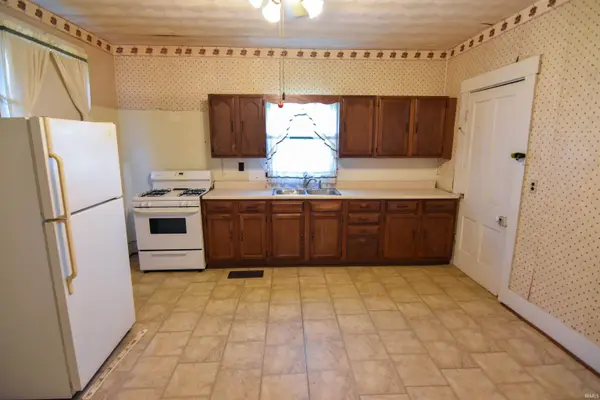 402 S Lincoln AVE, Rockport, IN 47635