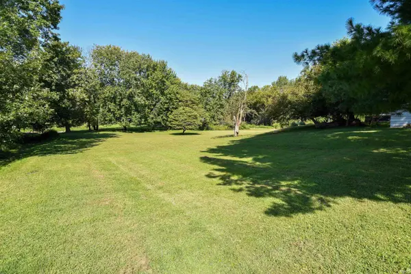 402 S Lincoln AVE, Rockport, IN 47635