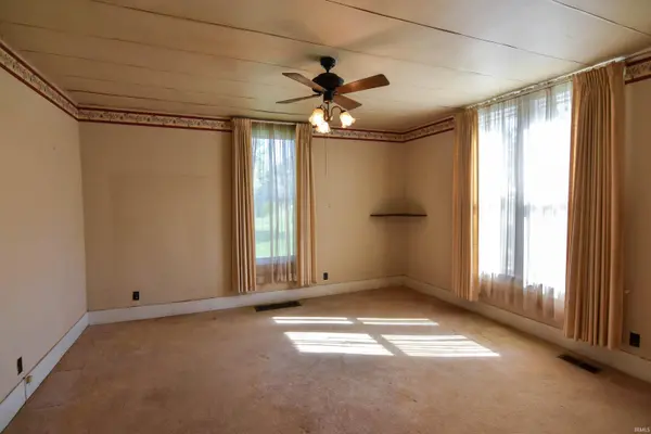 402 S Lincoln AVE, Rockport, IN 47635