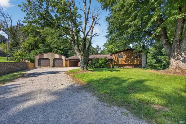 693 Forest DR, Bloomfield, IN 47424