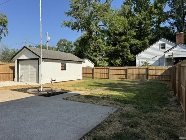 1062 Waggoner AVE, Evansville, IN 47714
