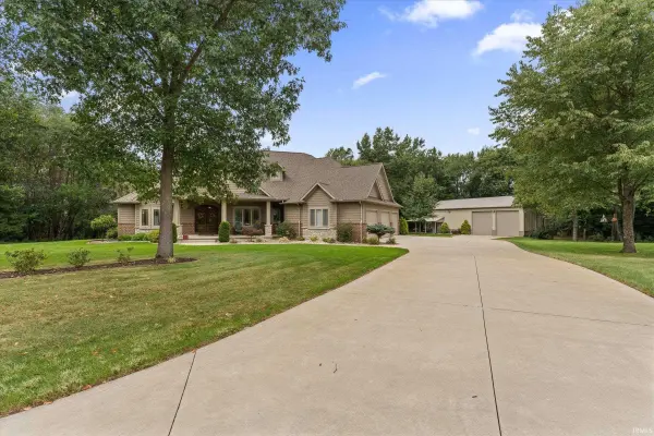 13998 Shavano Peak DR, Middlebury, IN 46540