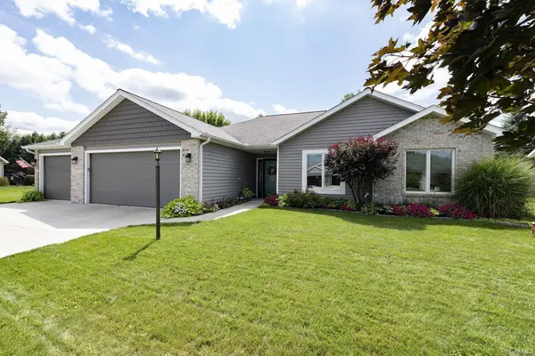 5405 N Sawgrass LN, Leesburg, IN 46538