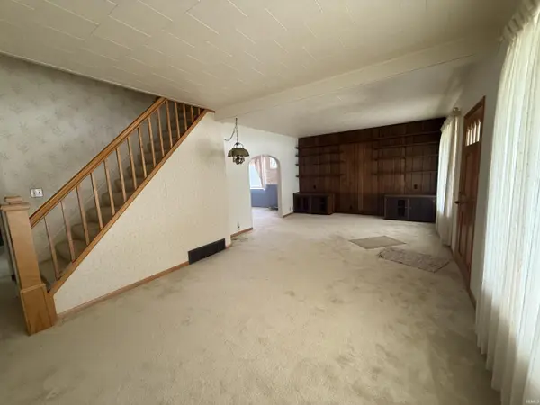 215 E Lyman ST, Francesville, IN 47946