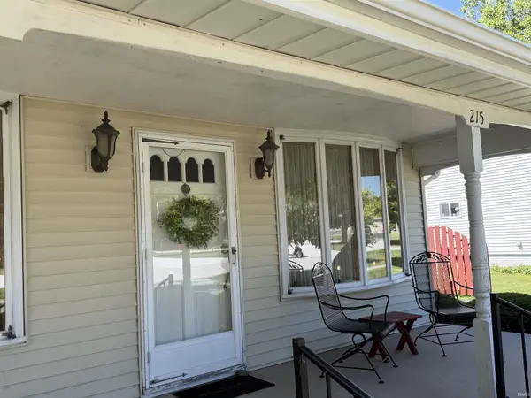 215 E Lyman ST, Francesville, IN 47946