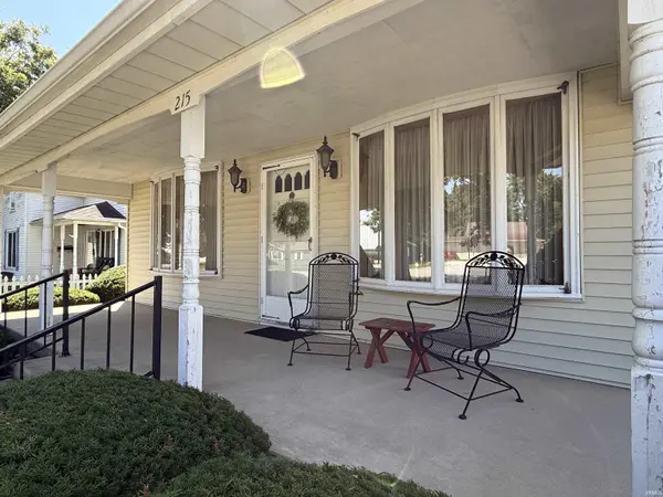 215 E Lyman ST, Francesville, IN 47946