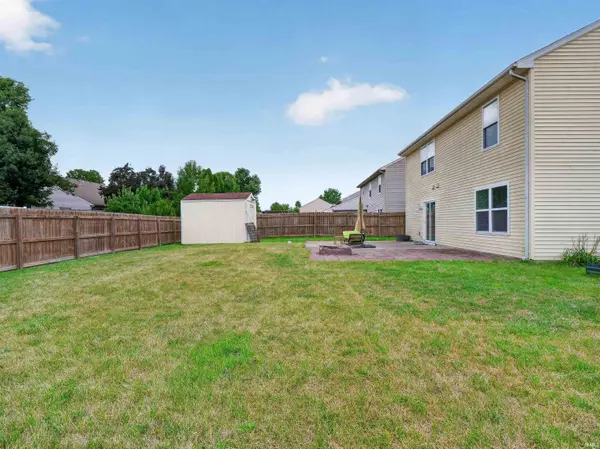 9501 Golden Oak DR, Fort Wayne, IN 46835-9231