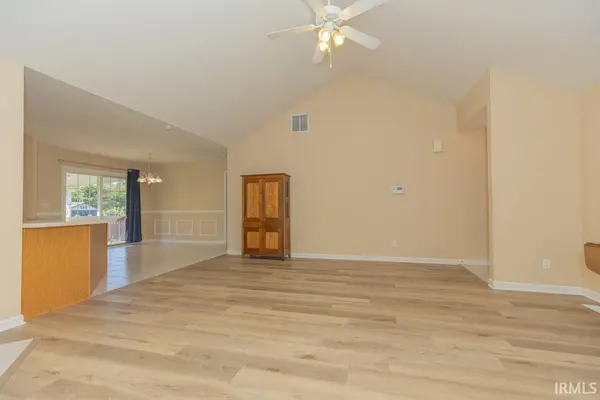 10681 Midway DR, Newburgh, IN 47630