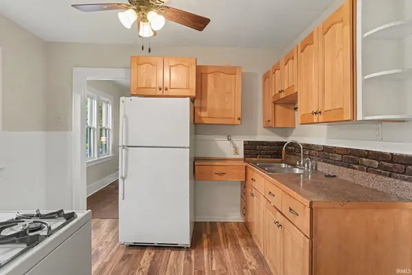 422 N State ST, Mishawaka, IN 46544-2668