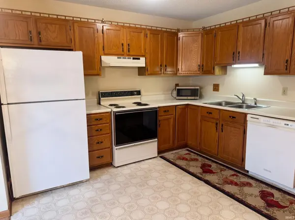 2919 Squire LN, Evansville, IN 47715